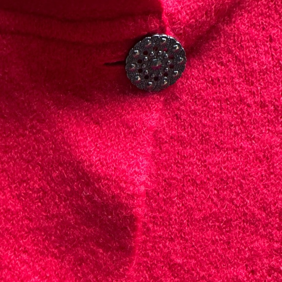 Adrienne Vittani Red Cowl Neck Cropped Marilyn Sweater with Statement Button - Picture 4 of 7